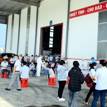 Sáng 22-10 Cty thực hiện test PCR cho toàn nhân viên theo định kỳ